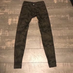 Lululemon 28” camo leggings - size 4